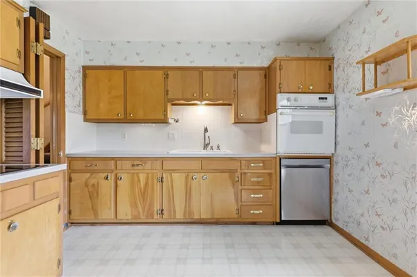 $340,000 | 8717 West 73rd Street, Overland Park, KS 66204