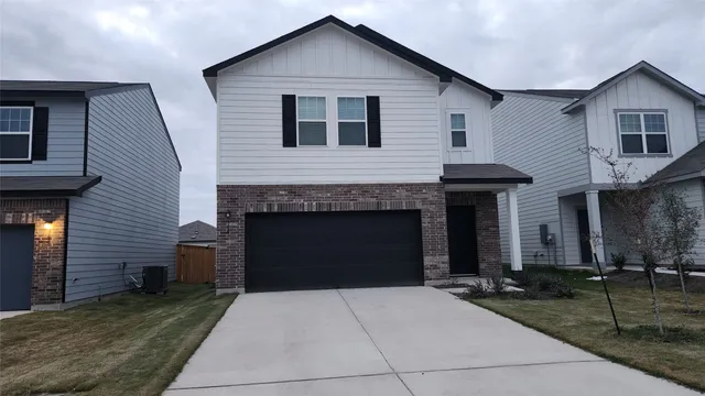 $2,200 | 384 Enforcer Loop, Jarrell, TX 76537