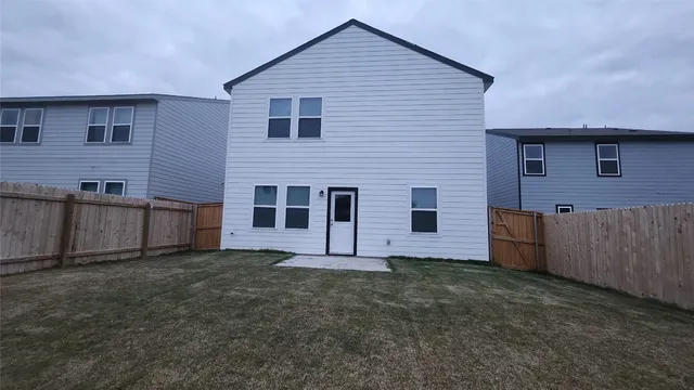 $2,250 | 384 Enforcer Loop, Jarrell, TX 76537