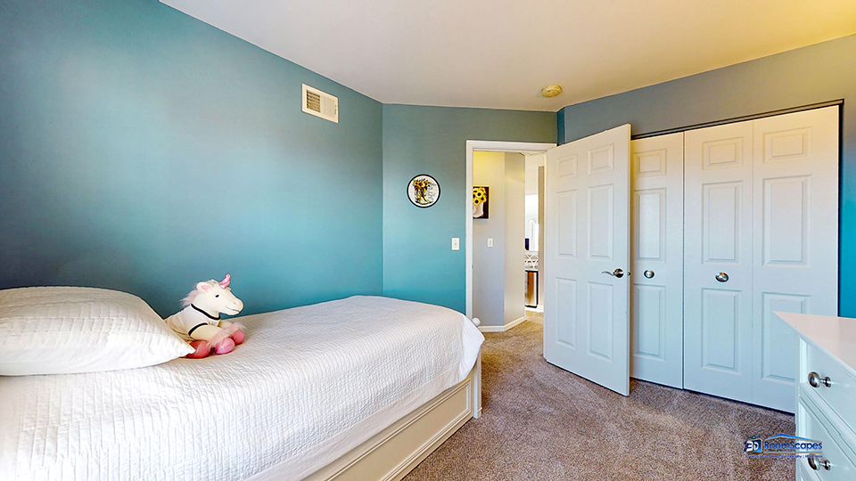 746 Legend Lane McHenry, IL 60050 - Photo 17 of 51 a bedroom with a bed and a window