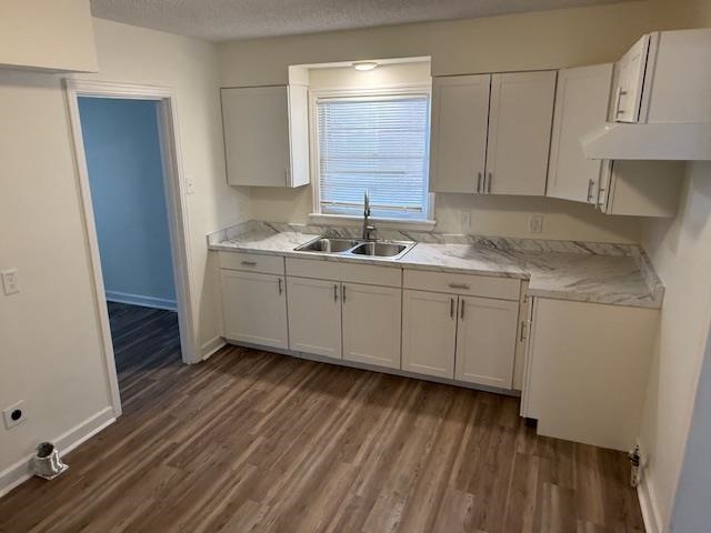 3191 Clarendon Road Memphis, TN 38118 - Photo 4 of 12 a kitchen with sink and cabinets