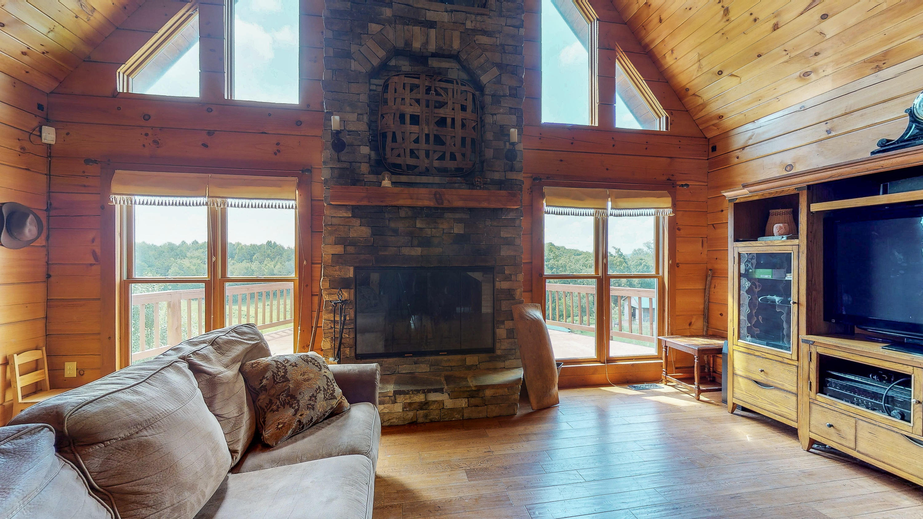4240 Ritchey Road Loudon, TN 37774 - Photo 14 of 40 LIVING ROOM