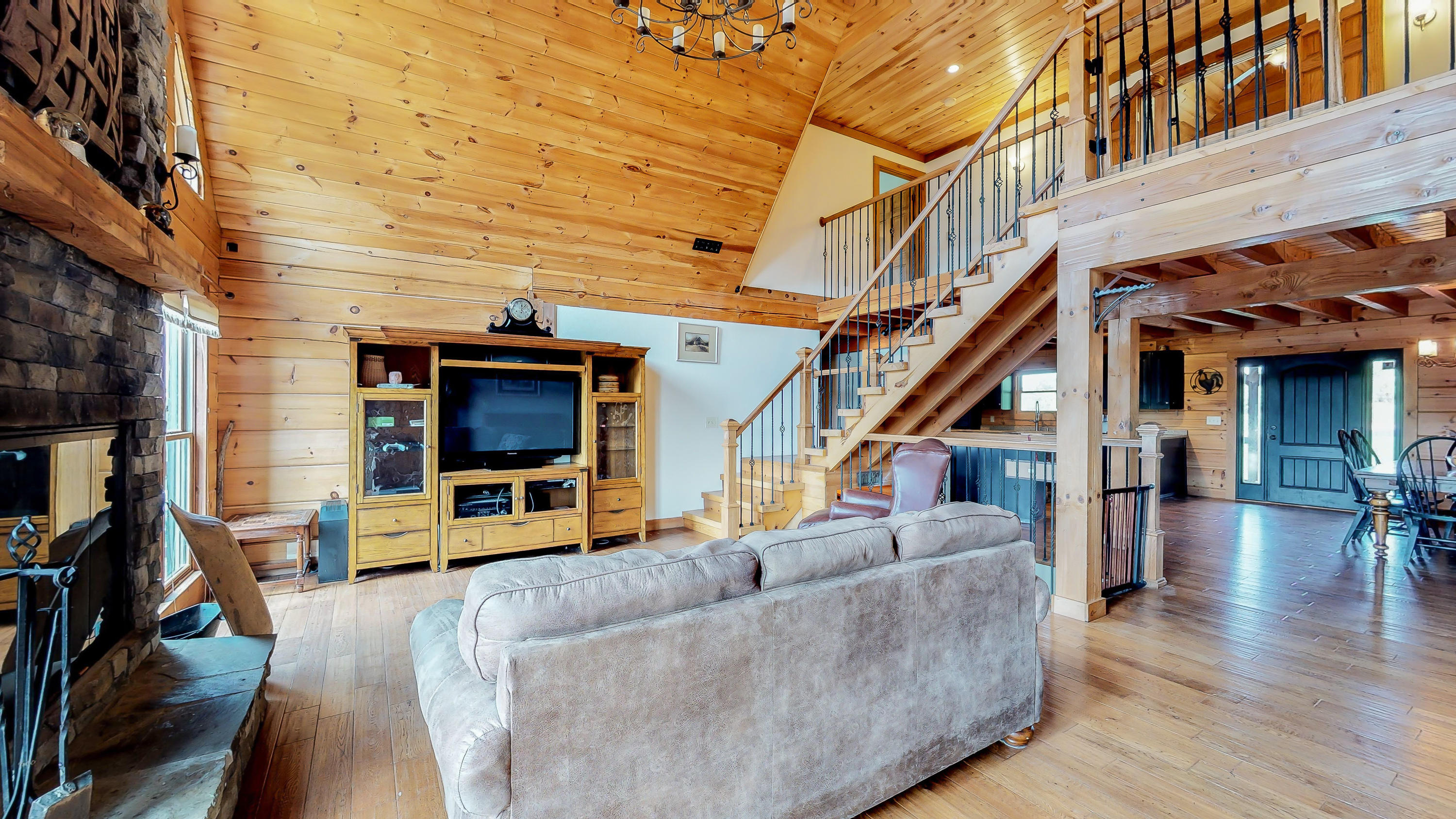 4240 Ritchey Road Loudon, TN 37774 - Photo 16 of 40 LIVING ROOM