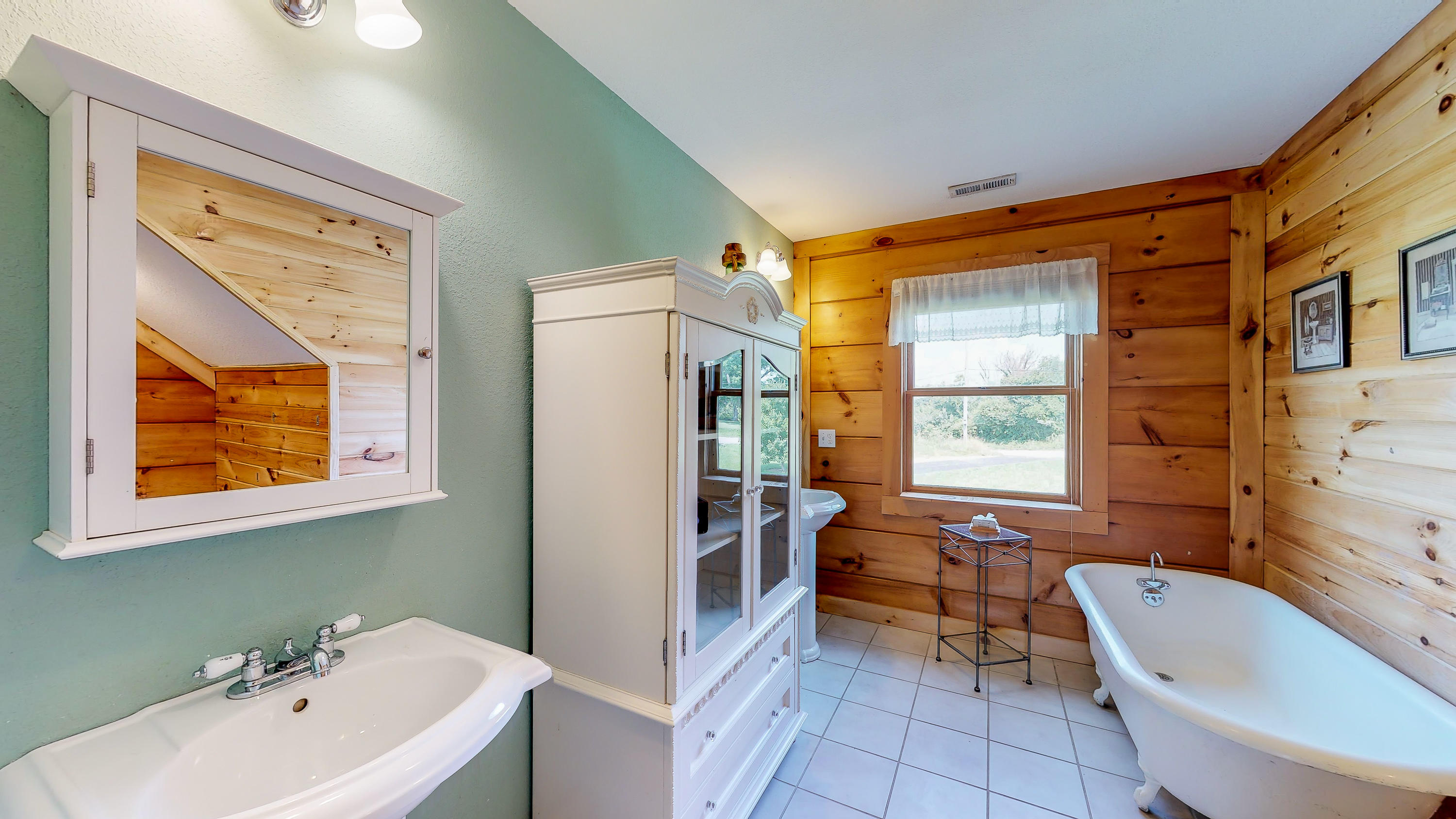 4240 Ritchey Road Loudon, TN 37774 - Photo 28 of 40 Upper Bath