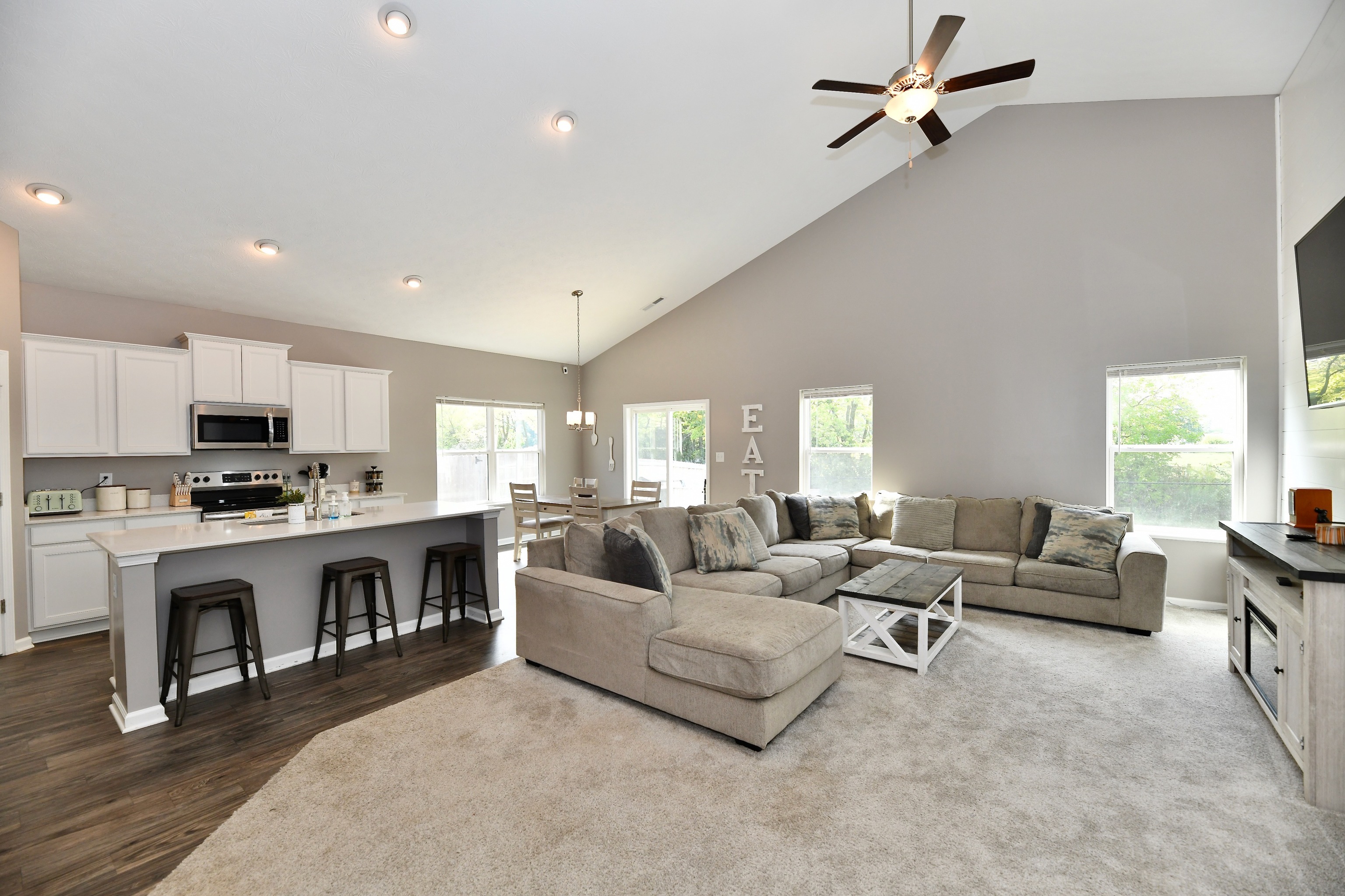 8329 Bearberry Lane Pendleton, IN 46064 - Photo 4 of 29