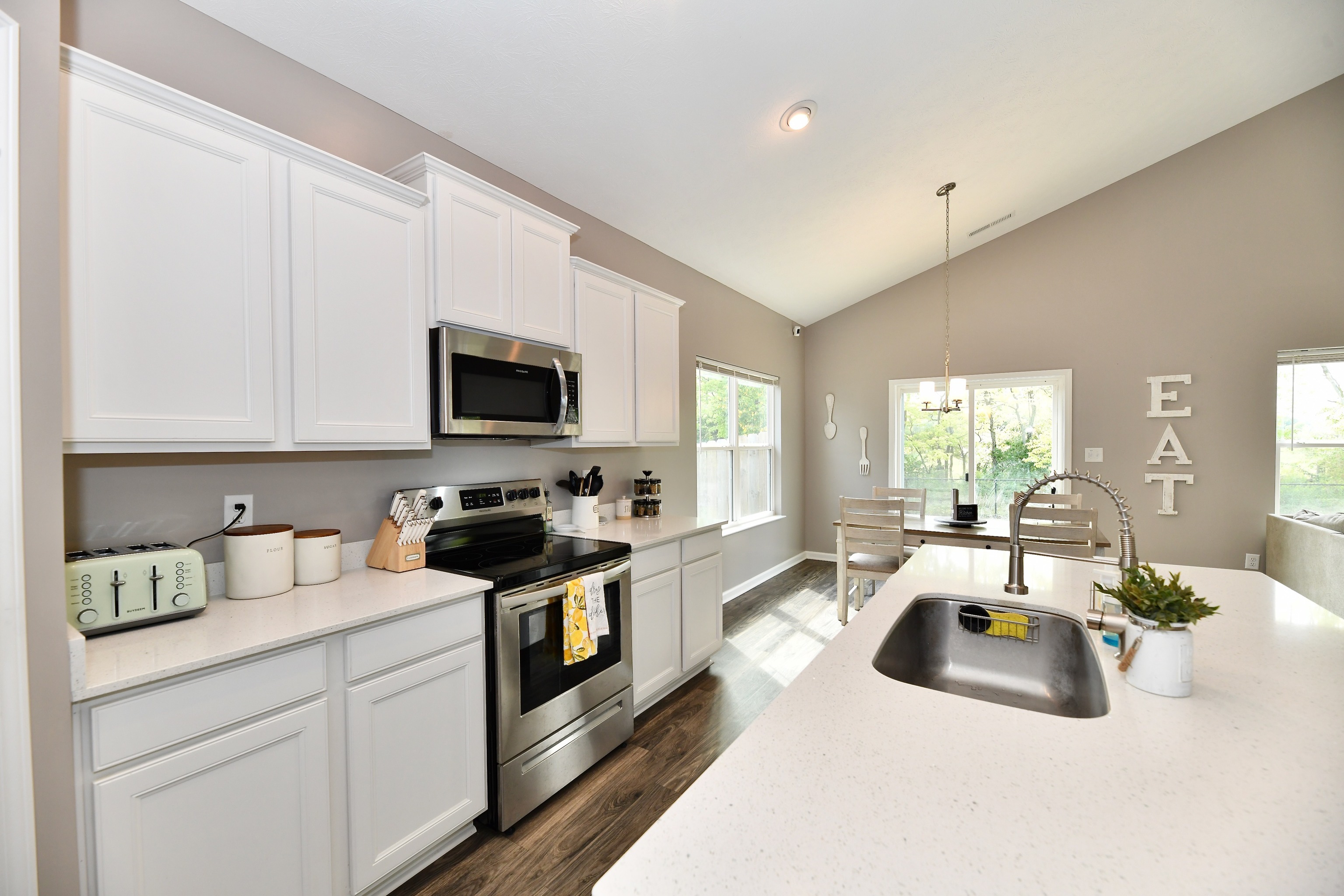 8329 Bearberry Lane Pendleton, IN 46064 - Photo 6 of 29