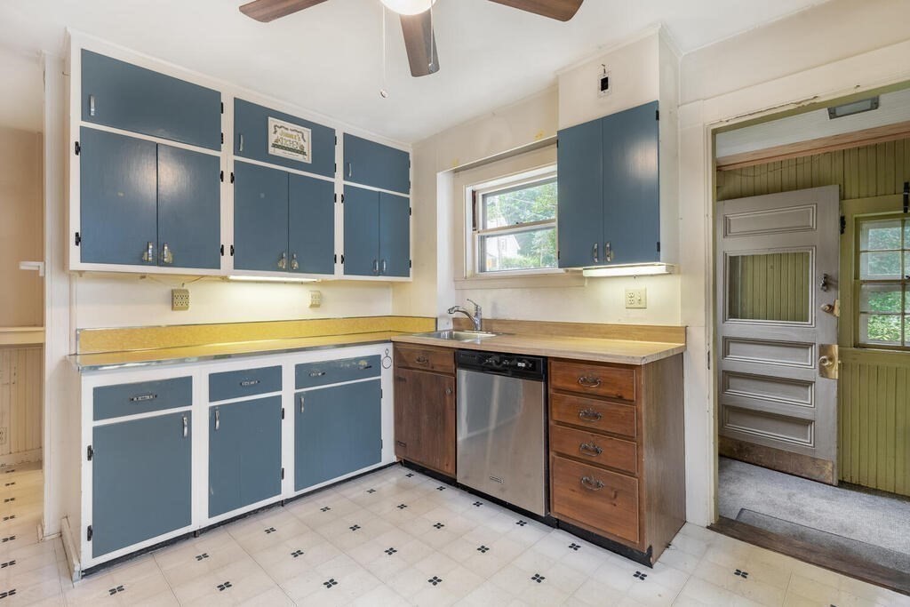 159 Weston Road Wellesley, MA 02482 - Photo 11 of 29