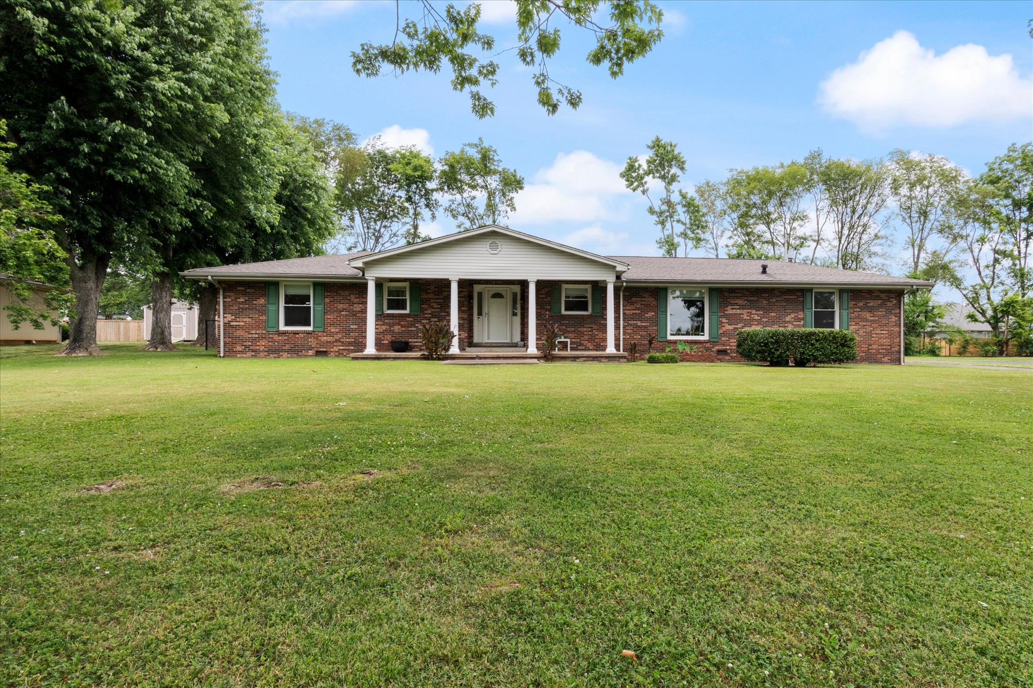 115 Sam Davis Drive Springfield, TN 37172 - Photo 1 of 20 Gallery Image 1