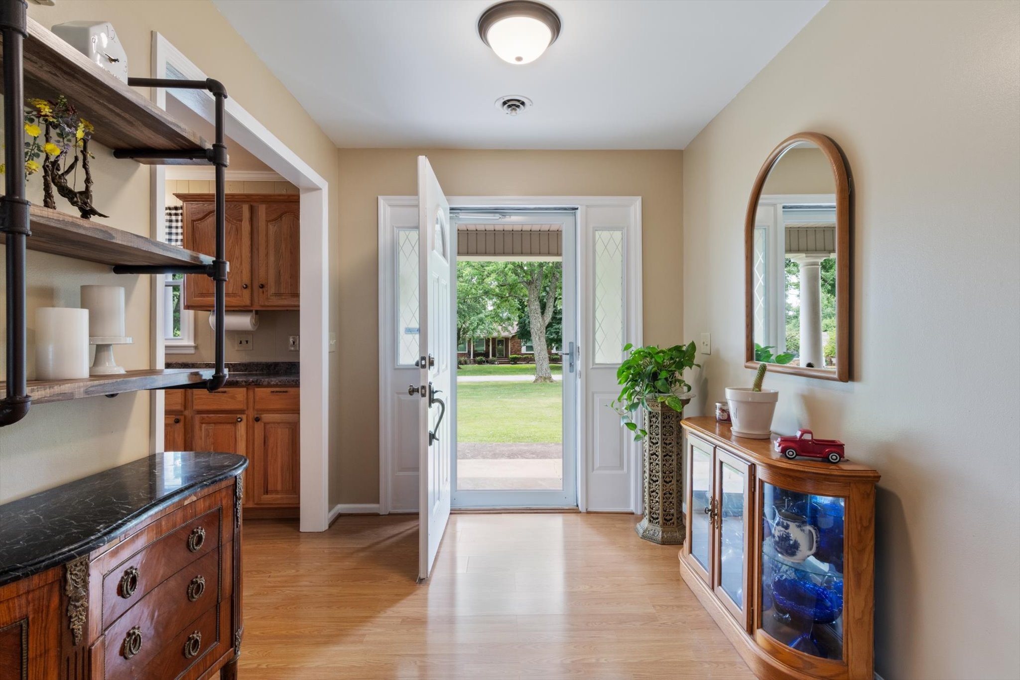 115 Sam Davis Drive Springfield, TN 37172 - Photo 3 of 20 Gallery Image 3