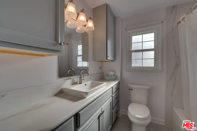 $4,950 | 6408 West 82nd Street, Los Angeles, CA 90045