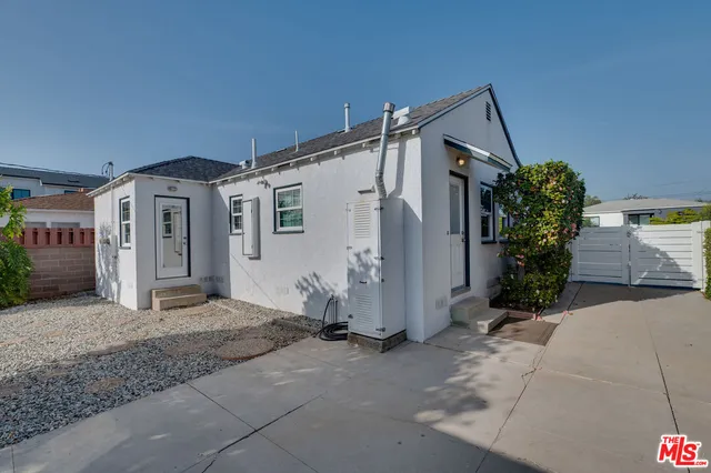 $4,950 | 6408 West 82nd Street, Los Angeles, CA 90045