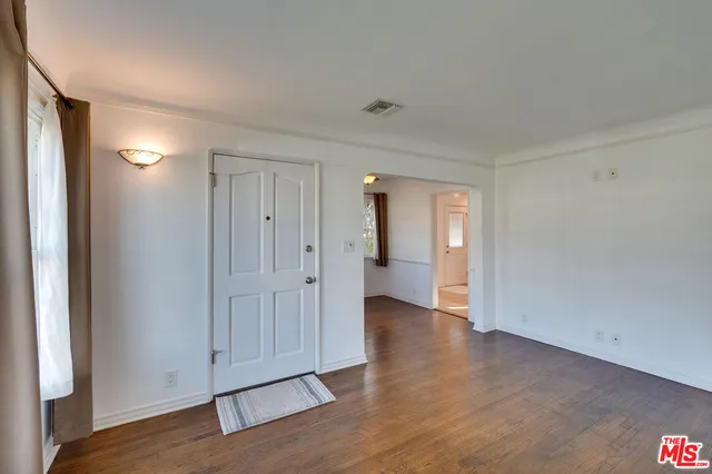 $4,950 | 6408 West 82nd Street, Los Angeles, CA 90045