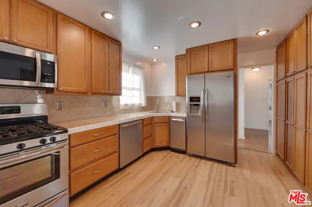 $4,950 | 6408 West 82nd Street, Los Angeles, CA 90045