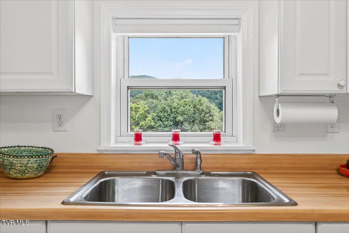 155 Stocton Road Roan Mountain, TN 37687 - Photo 27 of 71 32-WBP-Stocton-Rd-44