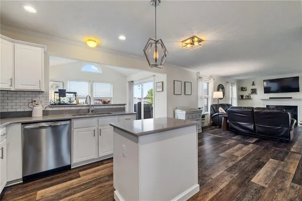 $459,900 | 218 Horse Shoe Drive, Clinton, PA 15026