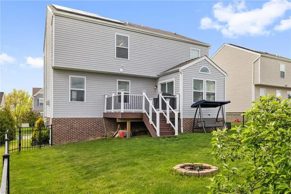 $459,900 | 218 Horse Shoe Drive, Clinton, PA 15026
