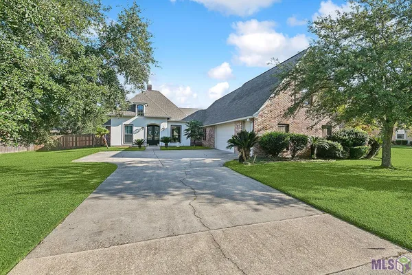 $470,000 | 12221 Hampton Village Avenue, Central, LA 70818