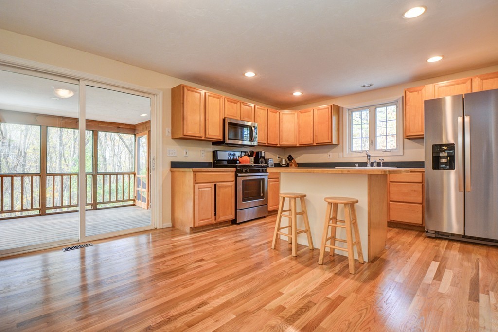 40 Birch Road Littleton, MA 01460 - Photo 3 of 30 Gallery Image 3