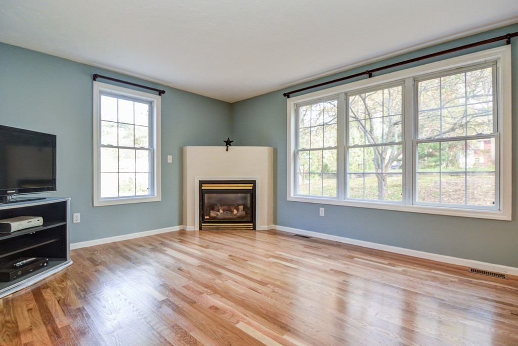 40 Birch Road Littleton, MA 01460 - Photo 7 of 30 Gallery Image 7