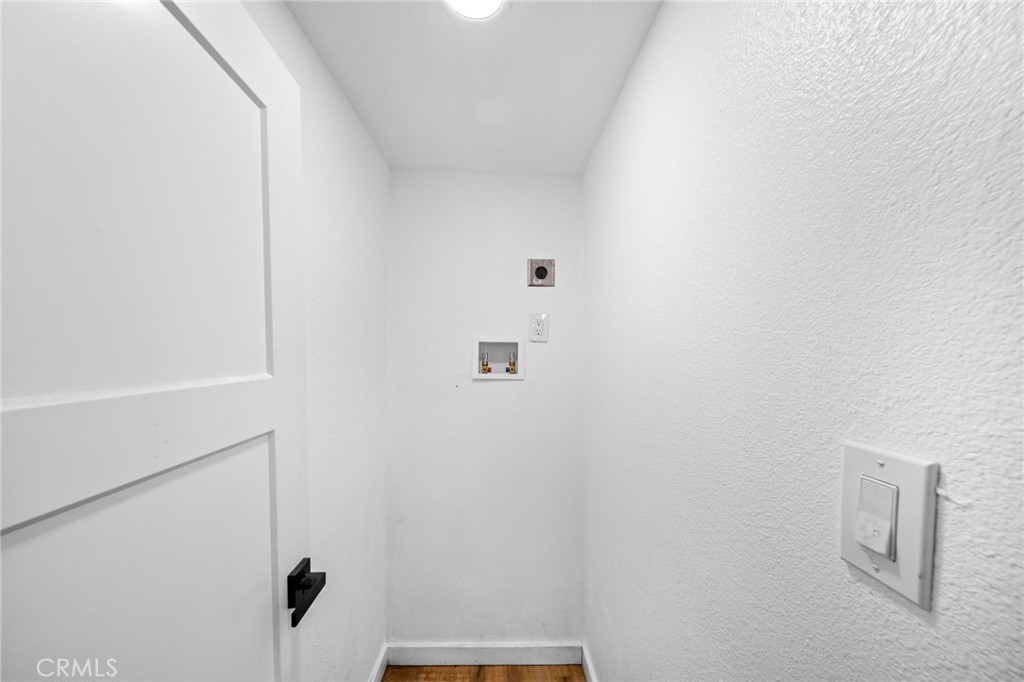 180 Glen Avon Drive Cedar Glen, CA 92321 - Photo 12 of 24 a bathroom with a shower