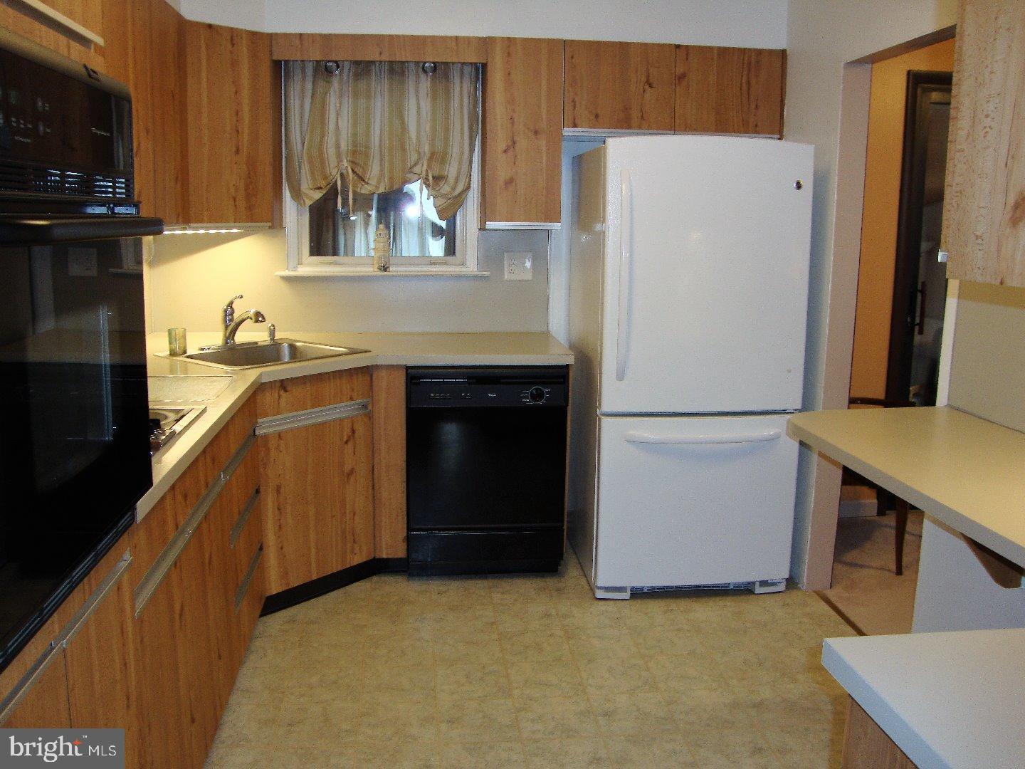 114 Dale Road Willow Grove, PA 19090 - Photo 8 of 22 Kitchen