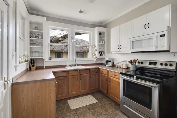 $295,000 | 1920 Felix Avenue, Memphis, TN 38104