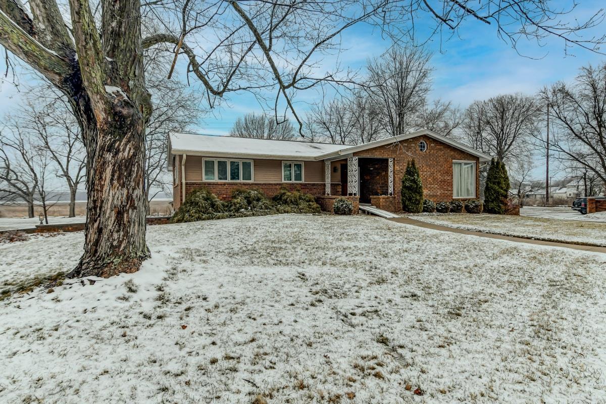 69 Columbine Lane Springfield, IL 62712 - Photo 1 of 46 Gallery Image 1