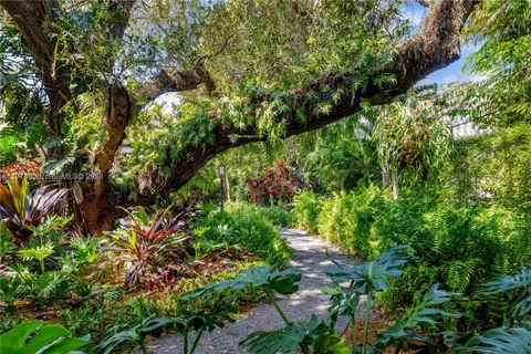 $3,450,000 | 935 Escobar Avenue, Coral Gables, FL 33134