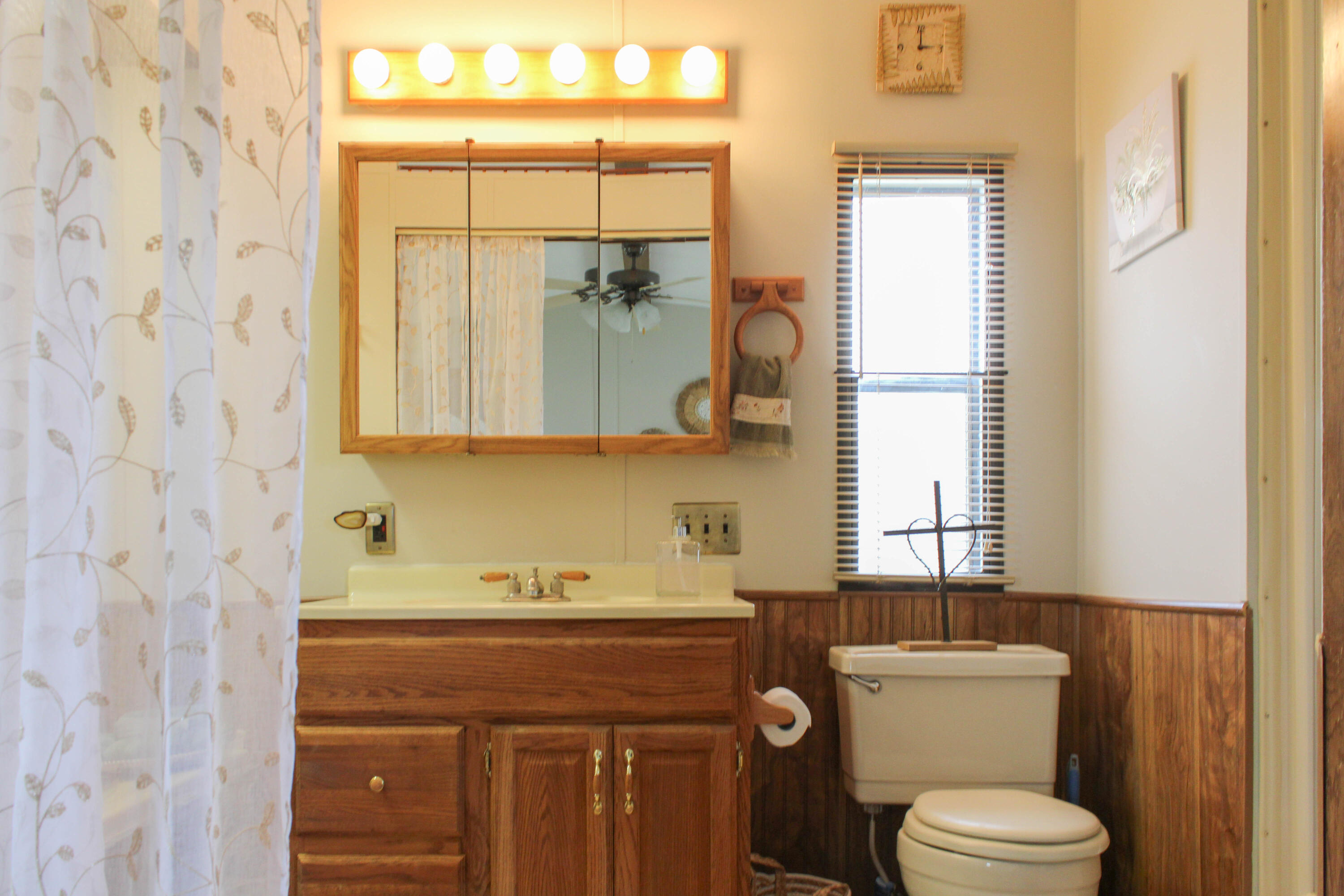 1466 North Marble Road Trufant, MI 49347 - Photo 20 of 38 Primary bath