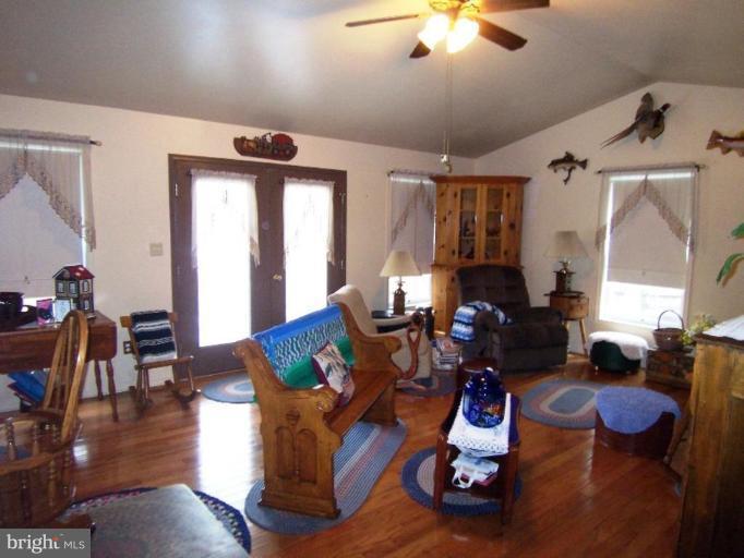 1352 Pine Road Carlisle, PA 17015 - Photo 7 of 27 Living Room