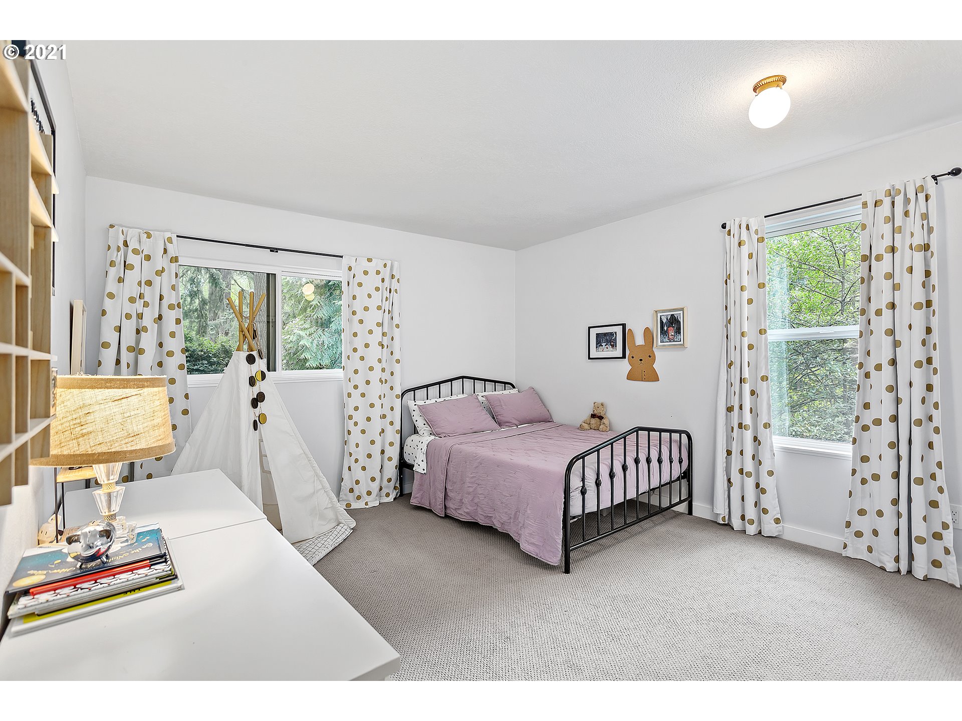 6009 Southwest Pendleton Court Portland, OR 97221 - Photo 14 of 32 Gallery Image 14
