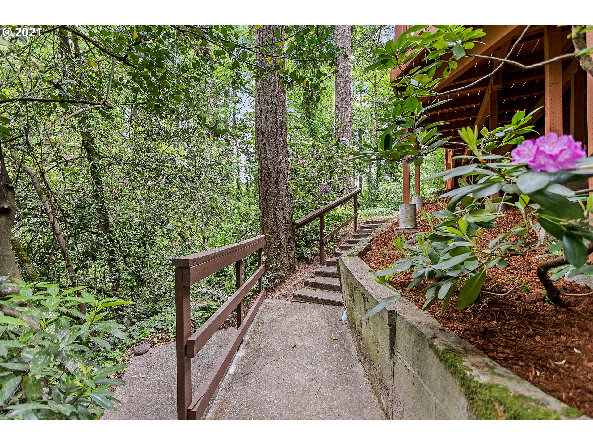6009 Southwest Pendleton Court Portland, OR 97221 - Photo 24 of 32 Gallery Image 24