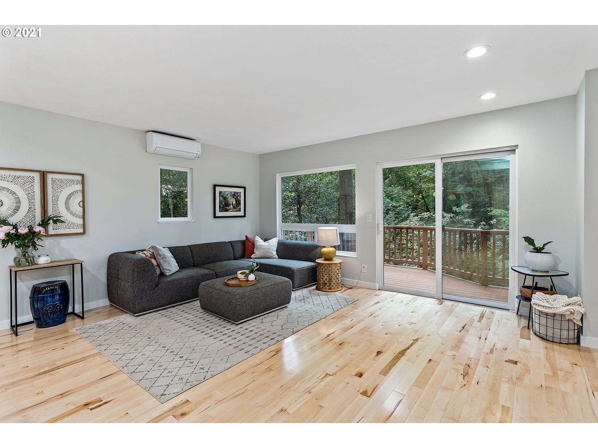 6009 Southwest Pendleton Court Portland, OR 97221 - Photo 9 of 32 Gallery Image 9