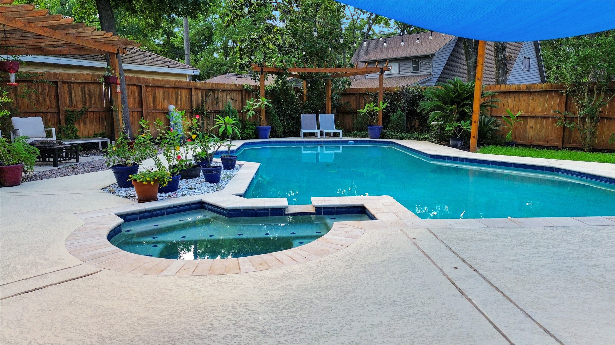 6511 Castle Pine Lane Spring, TX 77379 - Photo 4 of 49 Dive in... Dine in...