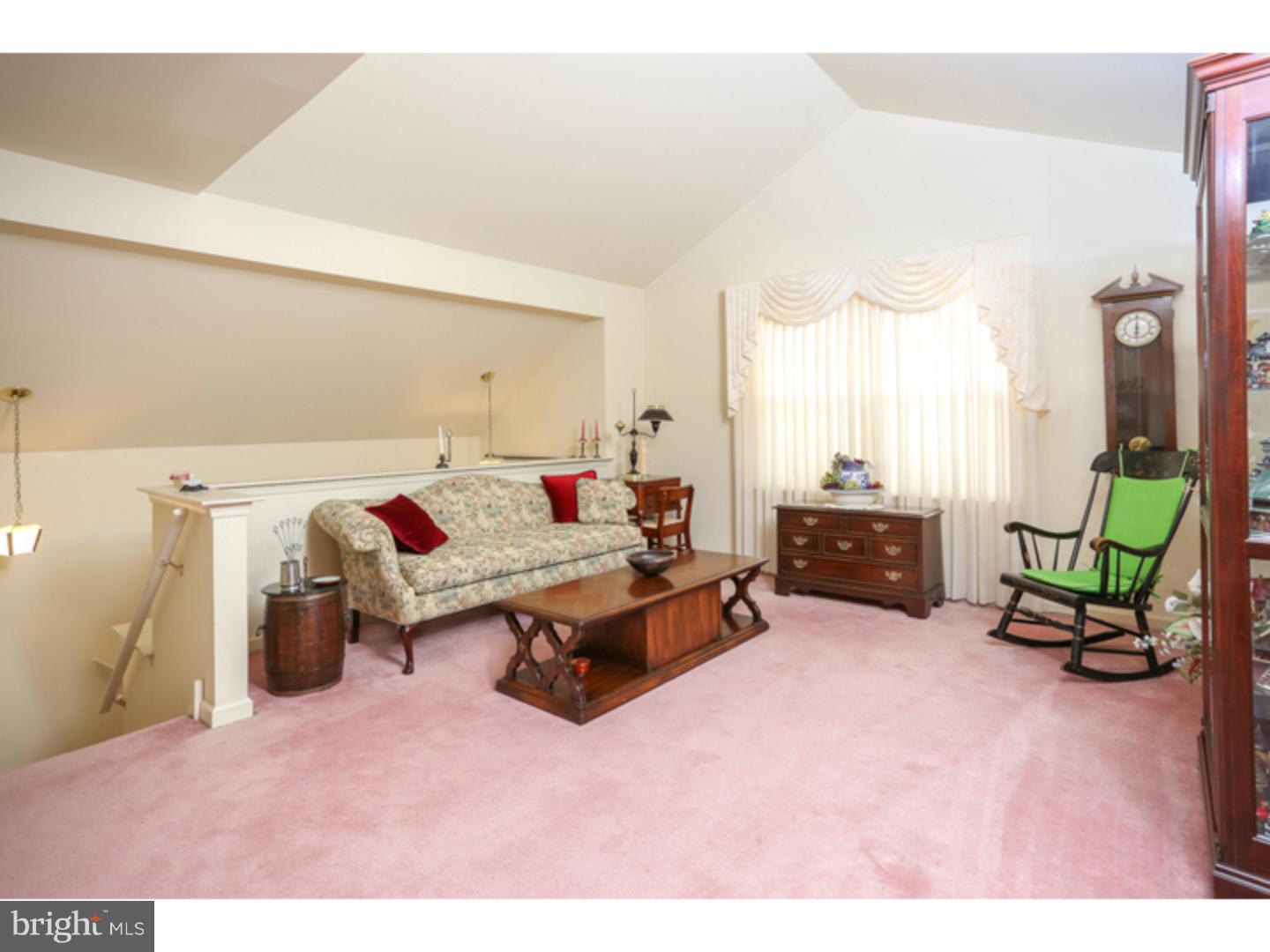 122 Alexander Road Edgewater Park, NJ 08010 - Photo 4 of 20 Gallery Image 4