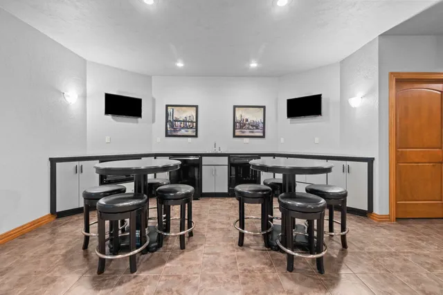 $775,000 | 448 Harvest Road, Green Bay, WI 54302