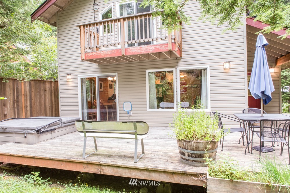 22004 Pinnacle Road Glacier, WA 98244 - Photo 4 of 25 Gallery Image 4
