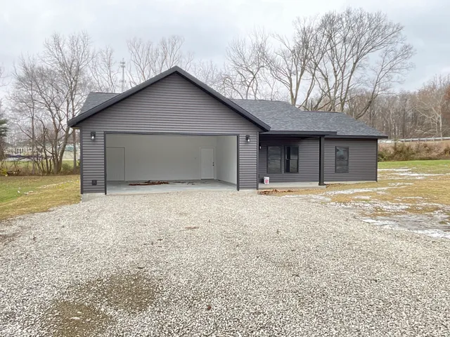$289,000 | 17 South Sunnyside Lane, Spencer, IN 47460