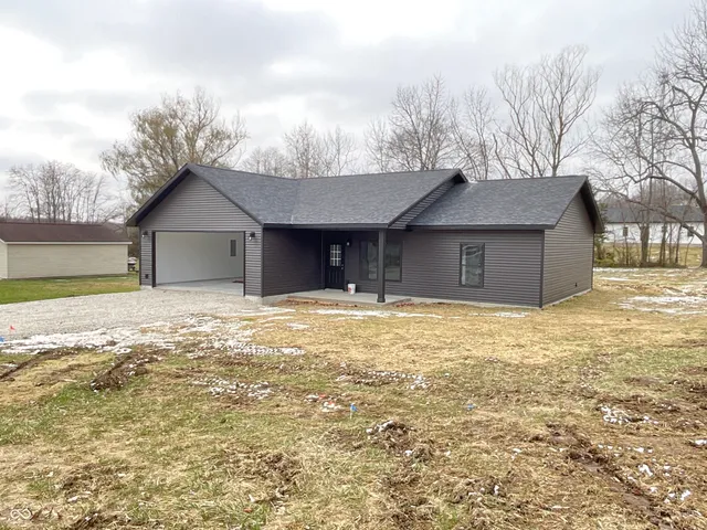 $289,000 | 17 South Sunnyside Lane, Spencer, IN 47460
