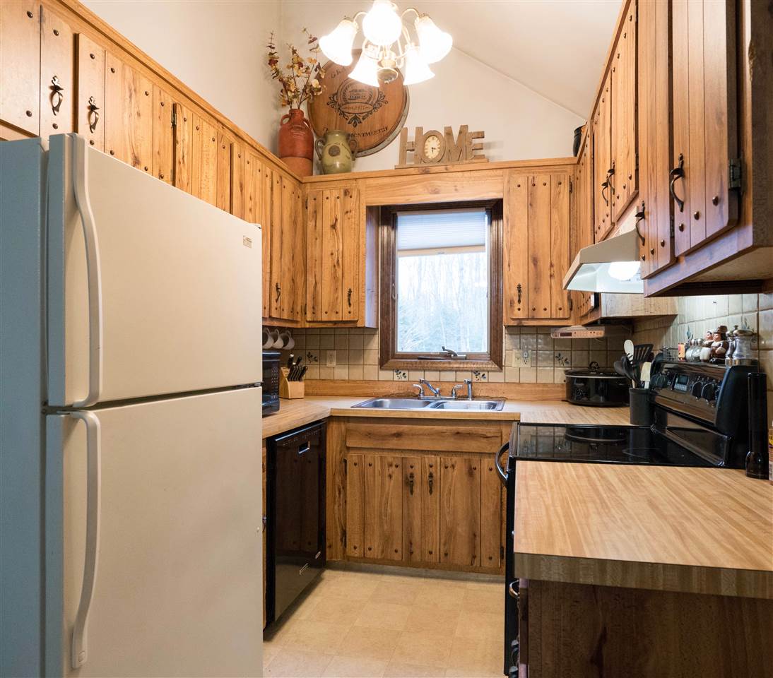 38 Hood Road Brookline, NH 03033 - Photo 3 of 31
