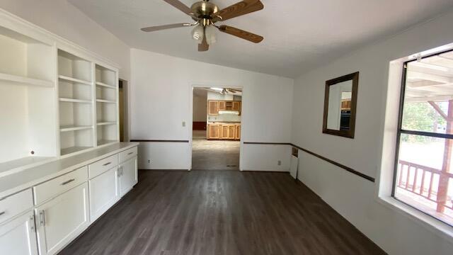 1740 Summit Loop Grants Pass, OR 97527 - Photo 7 of 39 FAMILY ROOM