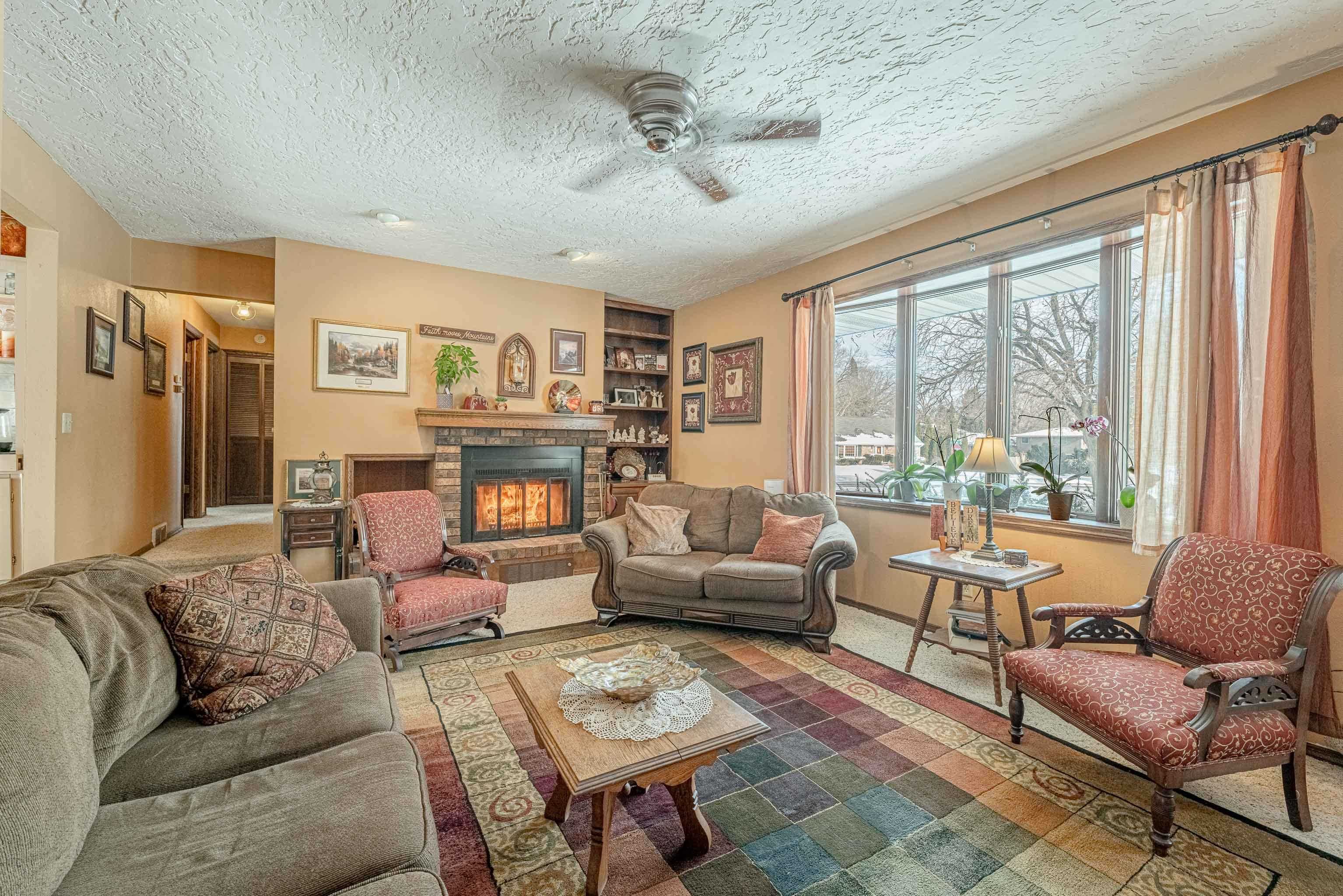 52 South Martin Road Janesville, WI 53545 - Photo 6 of 54