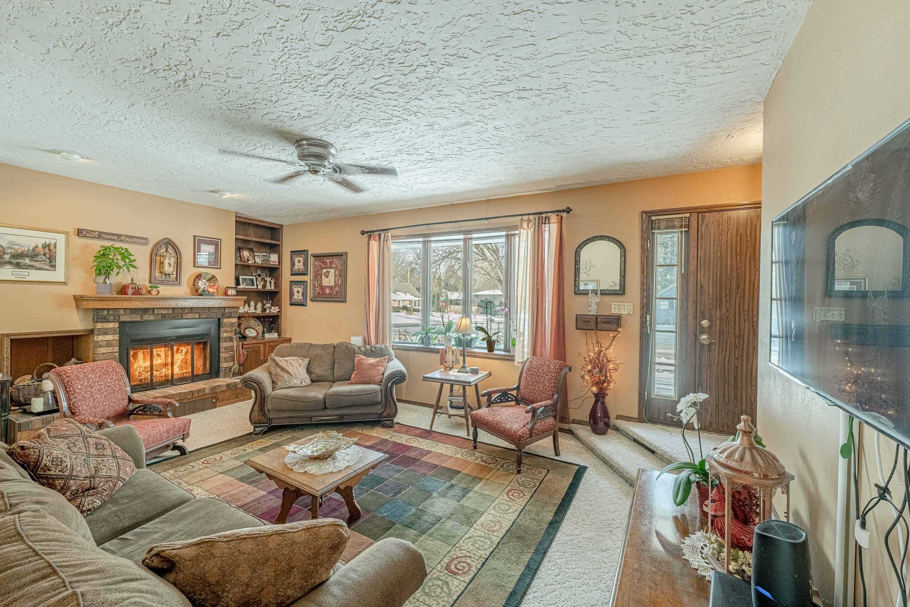 52 South Martin Road Janesville, WI 53545 - Photo 7 of 54