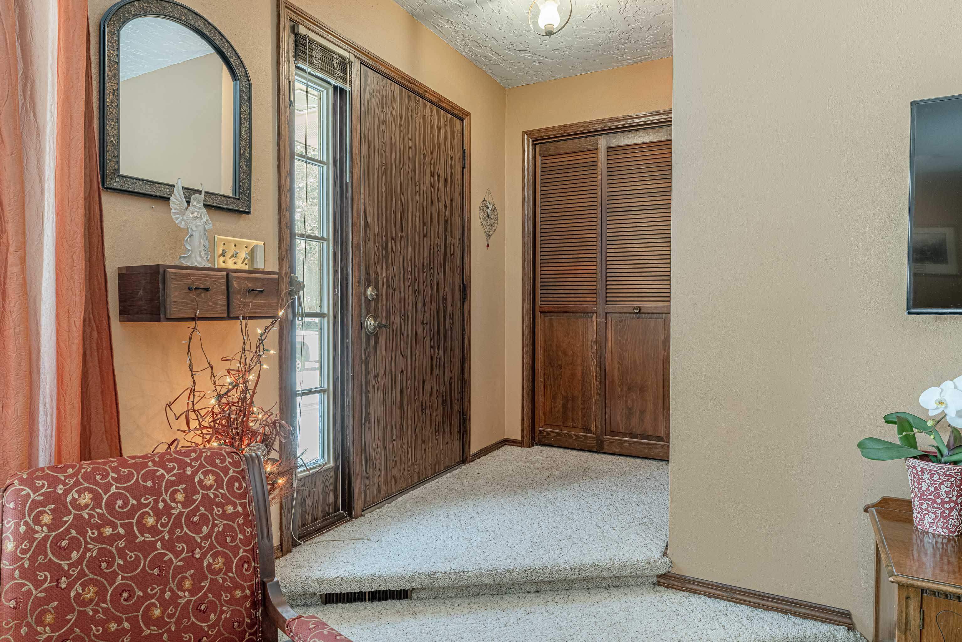 52 South Martin Road Janesville, WI 53545 - Photo 9 of 54