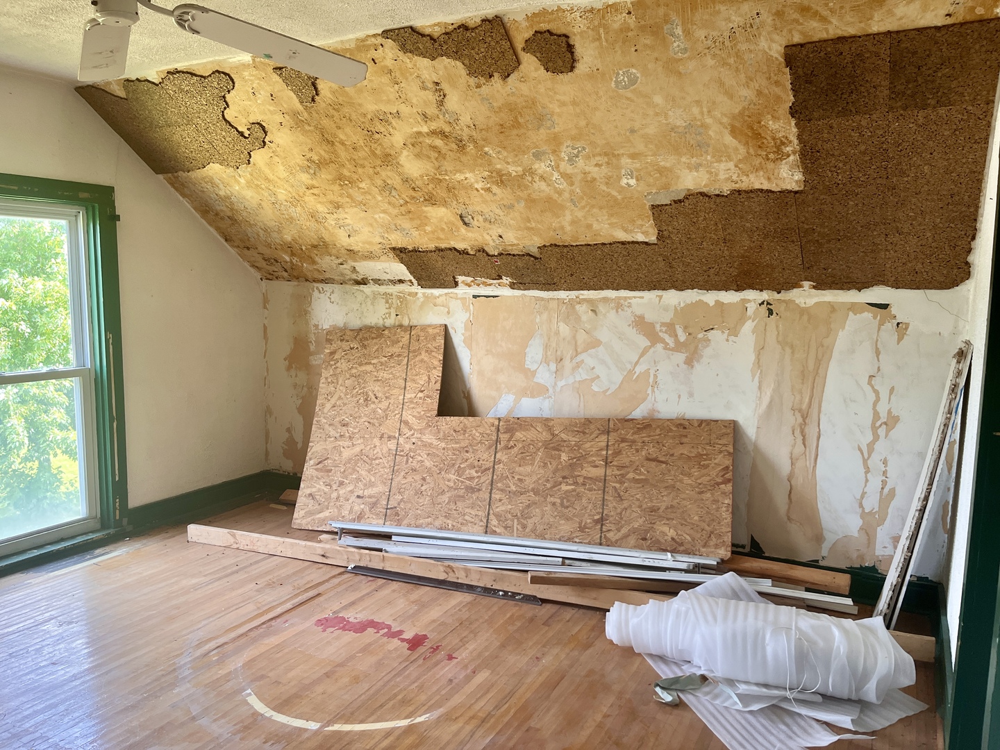 237 North Main Street Roberts, IL 60962 - Photo 8 of 11 a view of towel