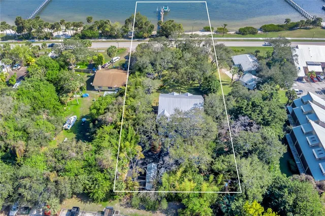 $1,995,000 | 925 Indian River Drive, Sebastian, FL 32958