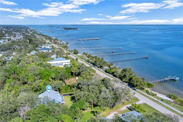 $1,895,000 | 925 Indian River Drive, Sebastian, FL 32958