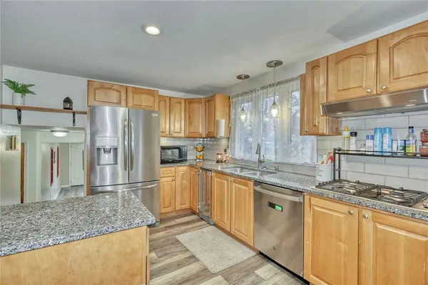 $349,900 | 201 Bittersweet Drive, Farmington, NY 14425