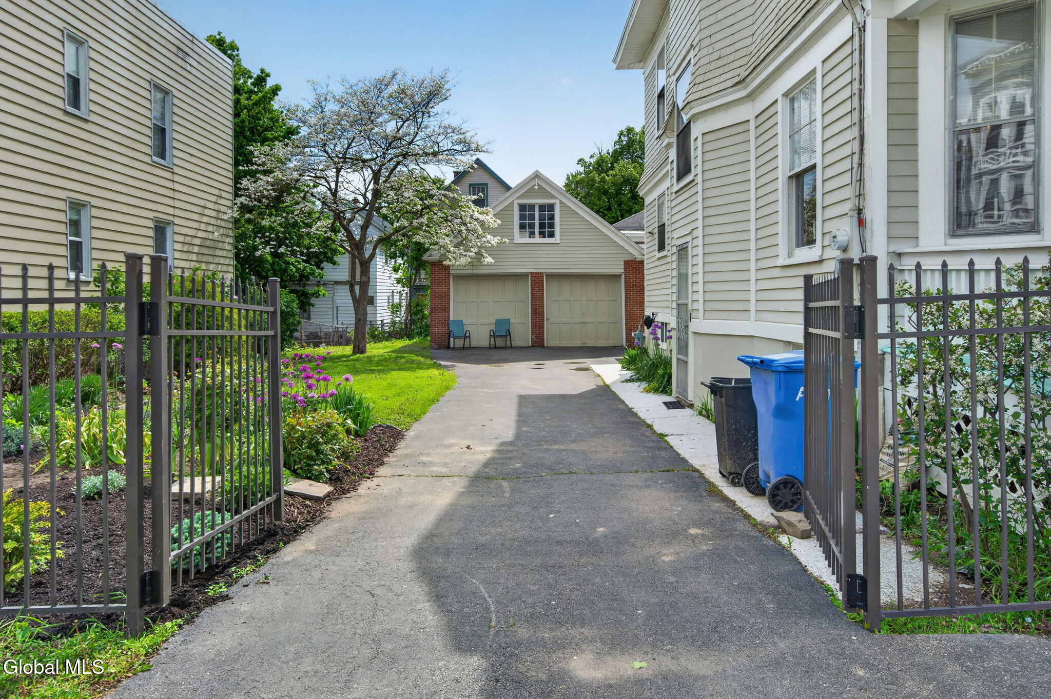 446 Yates Street Albany, NY 12208 - Photo 5 of 53 6-web-or-mls-466-yates-st