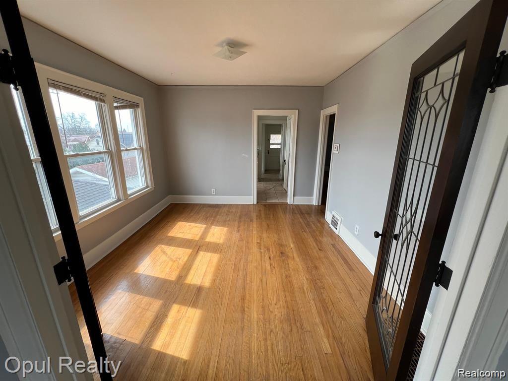 6525 Ternes Dearborn, MI 48126 - Photo 14 of 15
